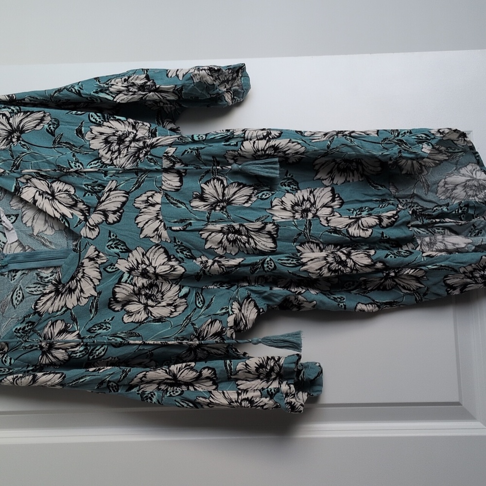 Jack BB Dakota Romper 3/4 Sleeves, Zip Back V Neckline Sz 4 Blue